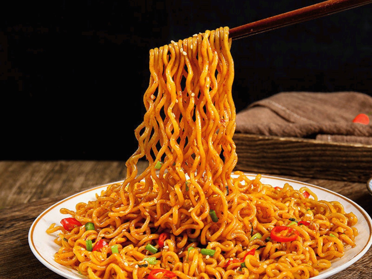 how-to-eat-samyang-cold-spicy-noodles