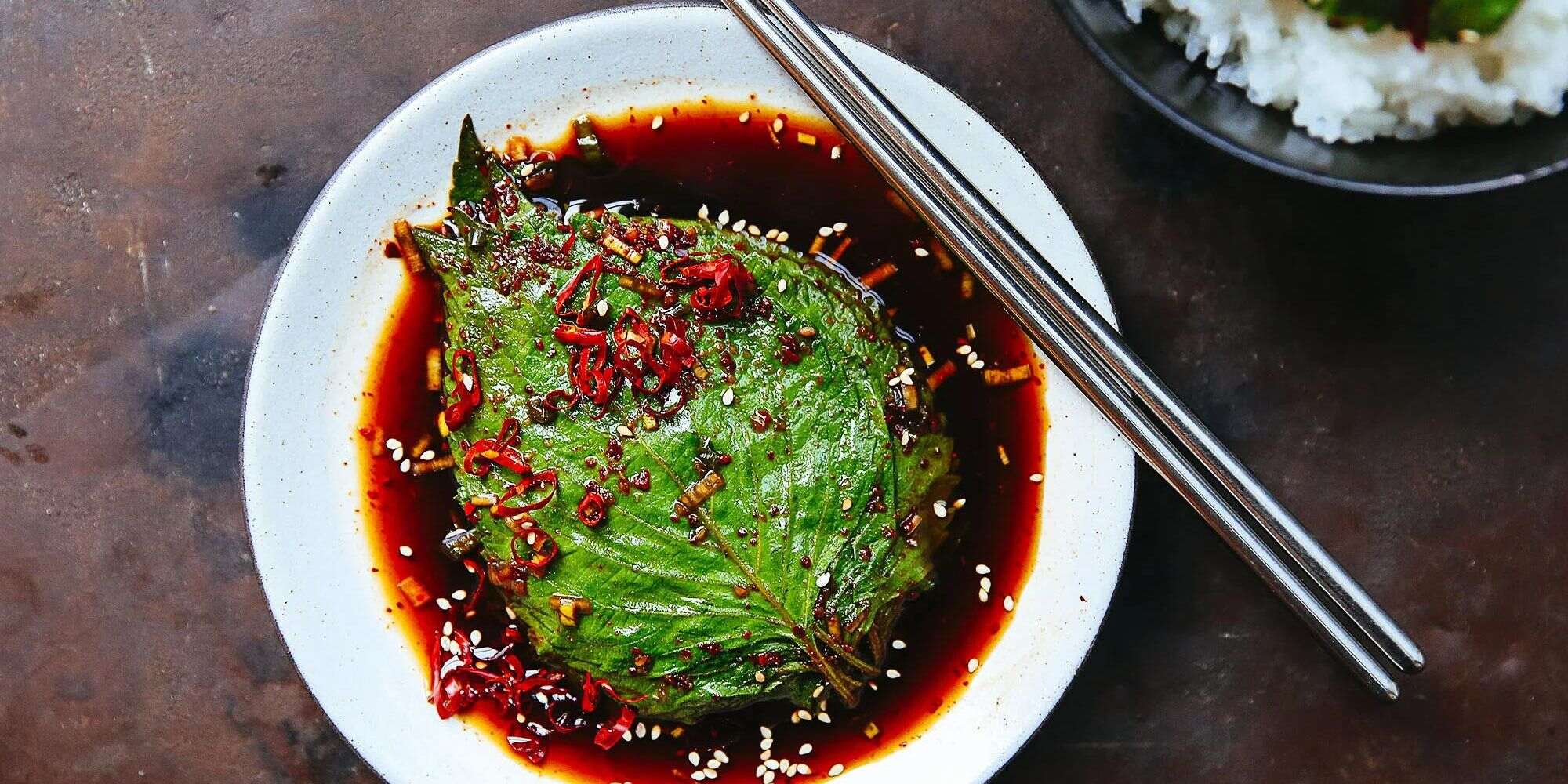 how-to-eat-sesame-leaves