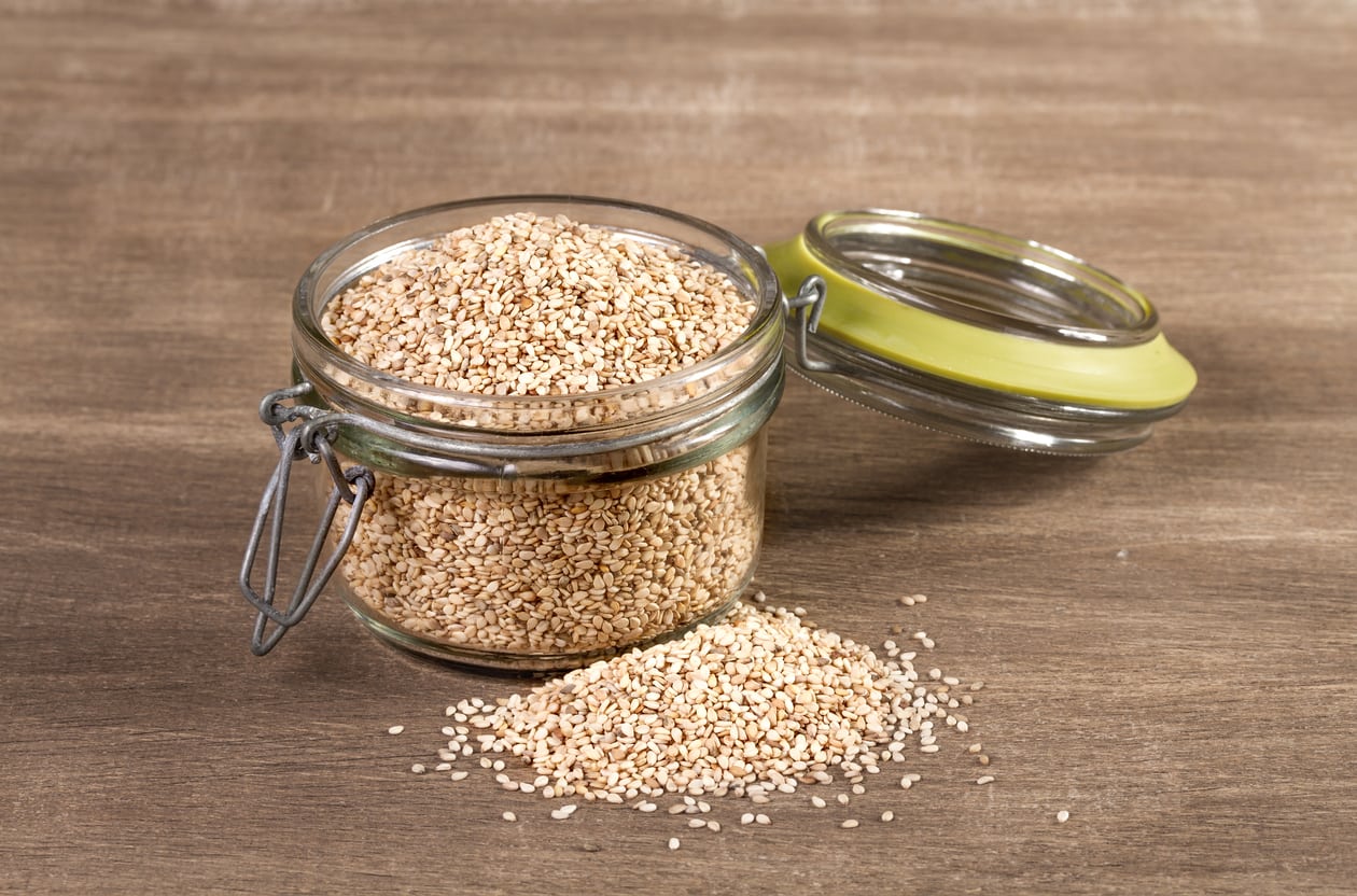 how-to-eat-sesame-seeds-to-induce-periods