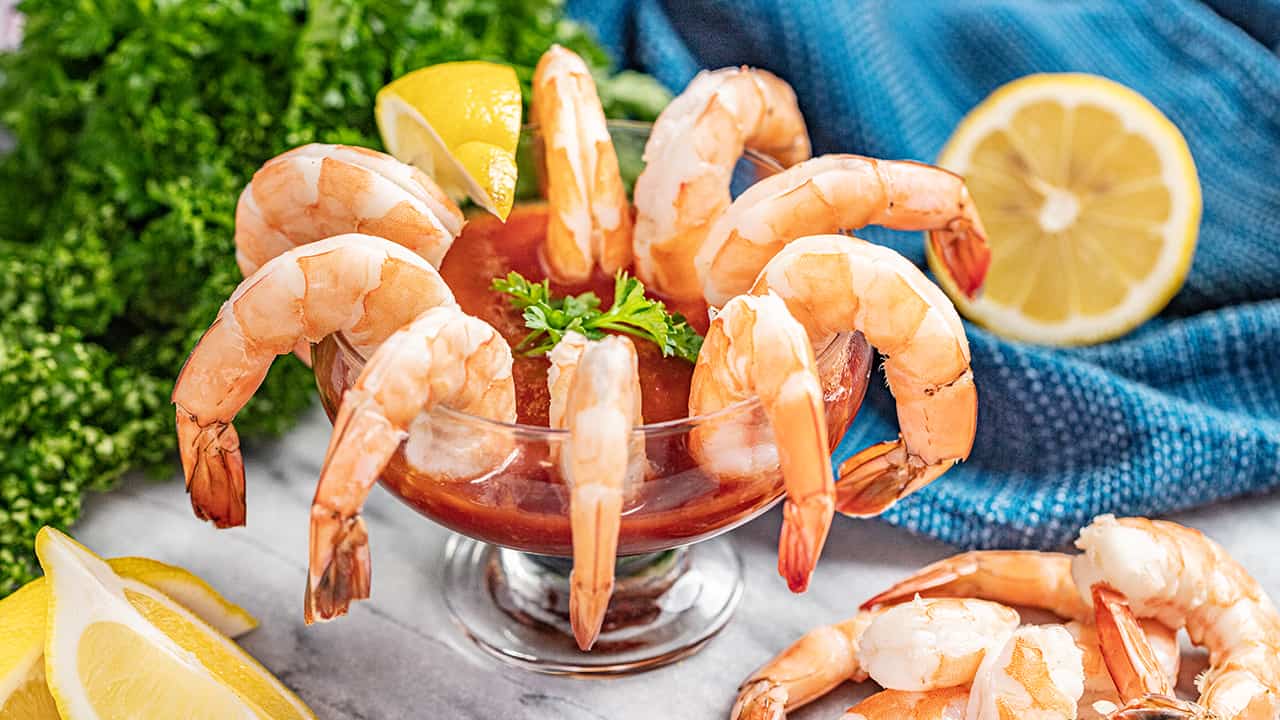 how-to-eat-shrimp-cocktail-in-a-restaurant