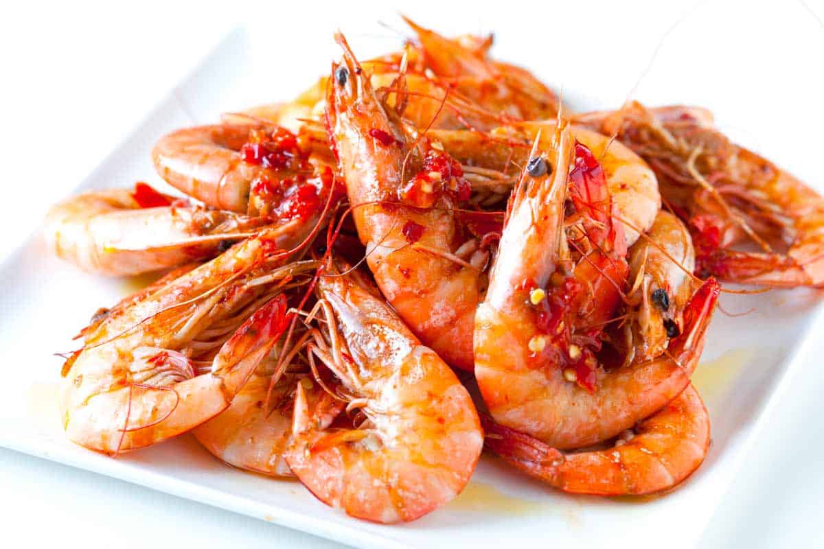 how-to-eat-shrimp-with-their-heads