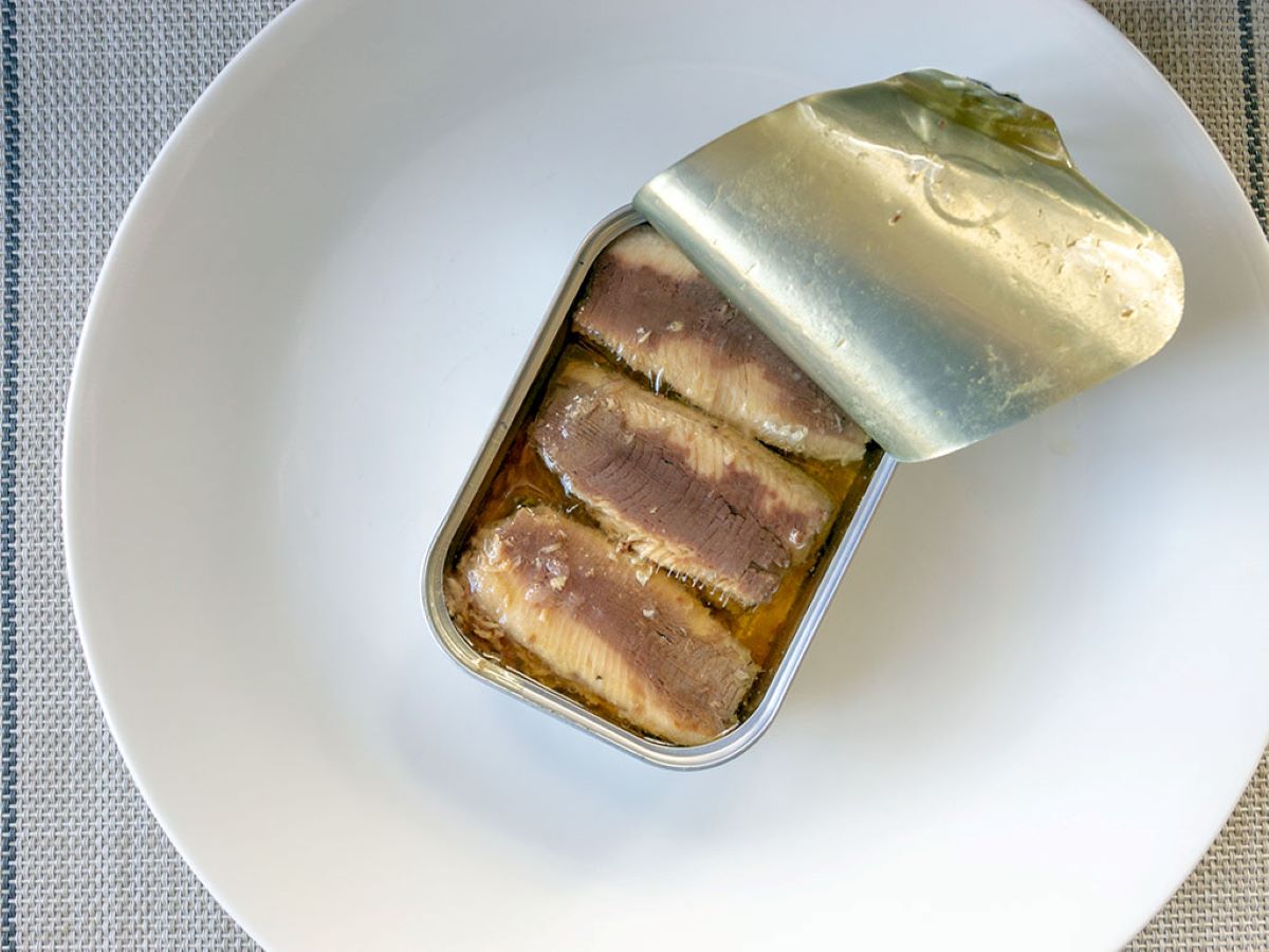 How to Eat Sardines