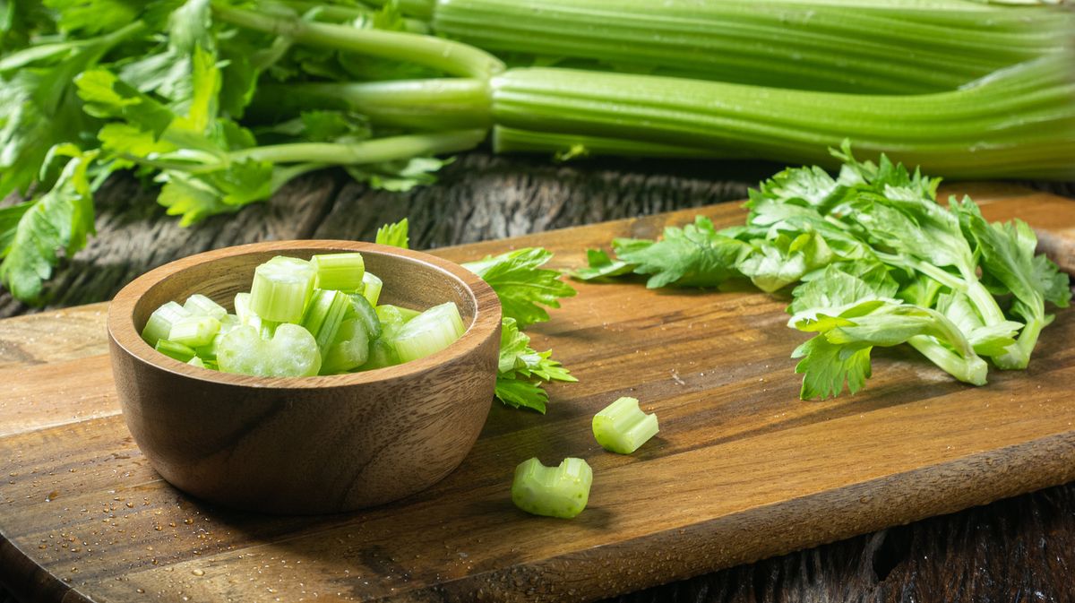 how-to-eat-steamed-celery