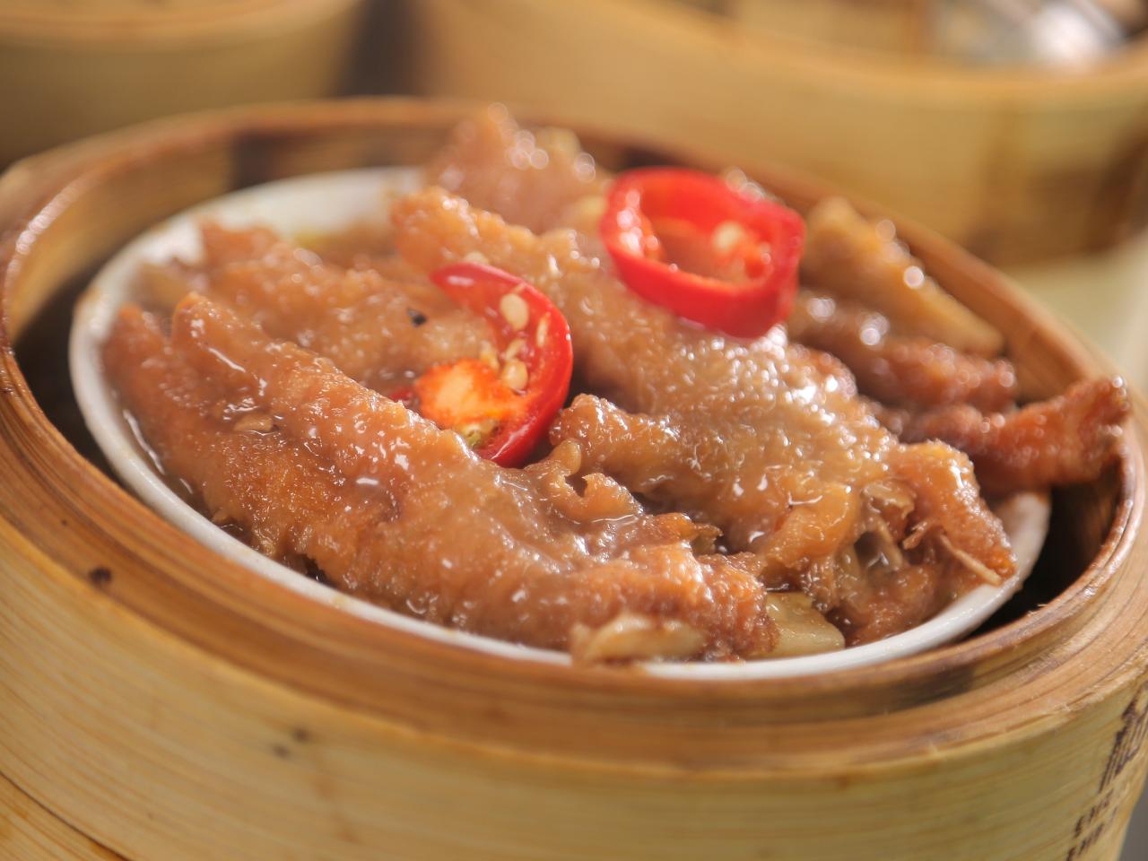 how-to-eat-steamed-chicken-feet