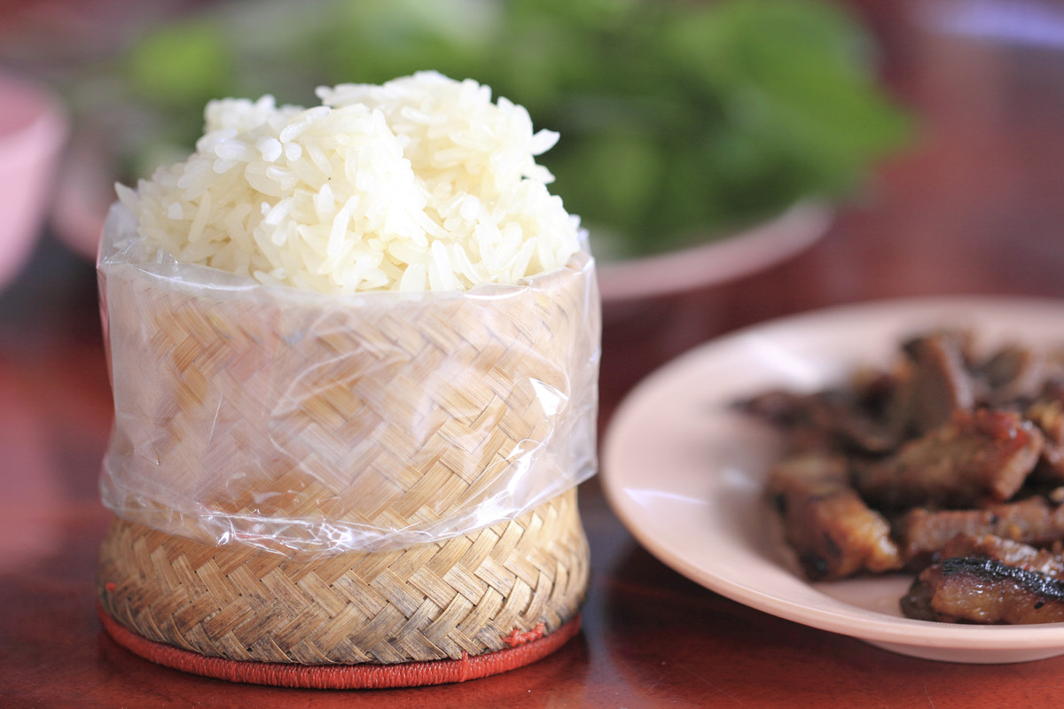 how-to-eat-sticky-rice