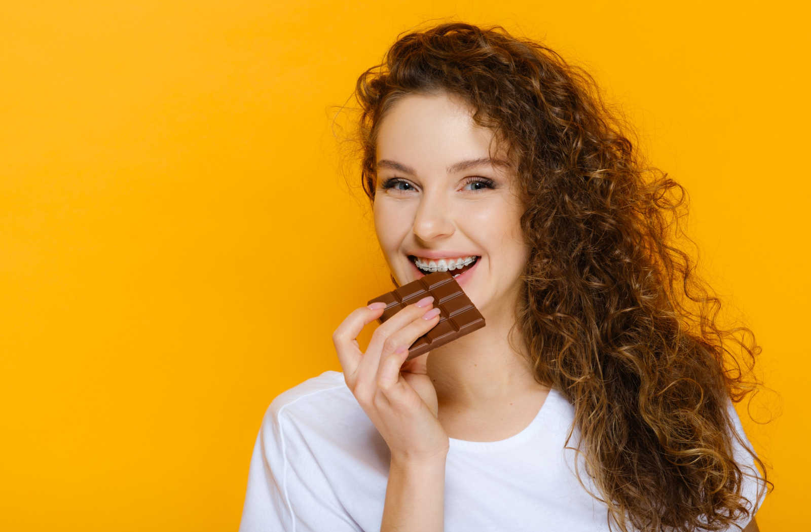 how-to-eat-sticky-things-with-braces