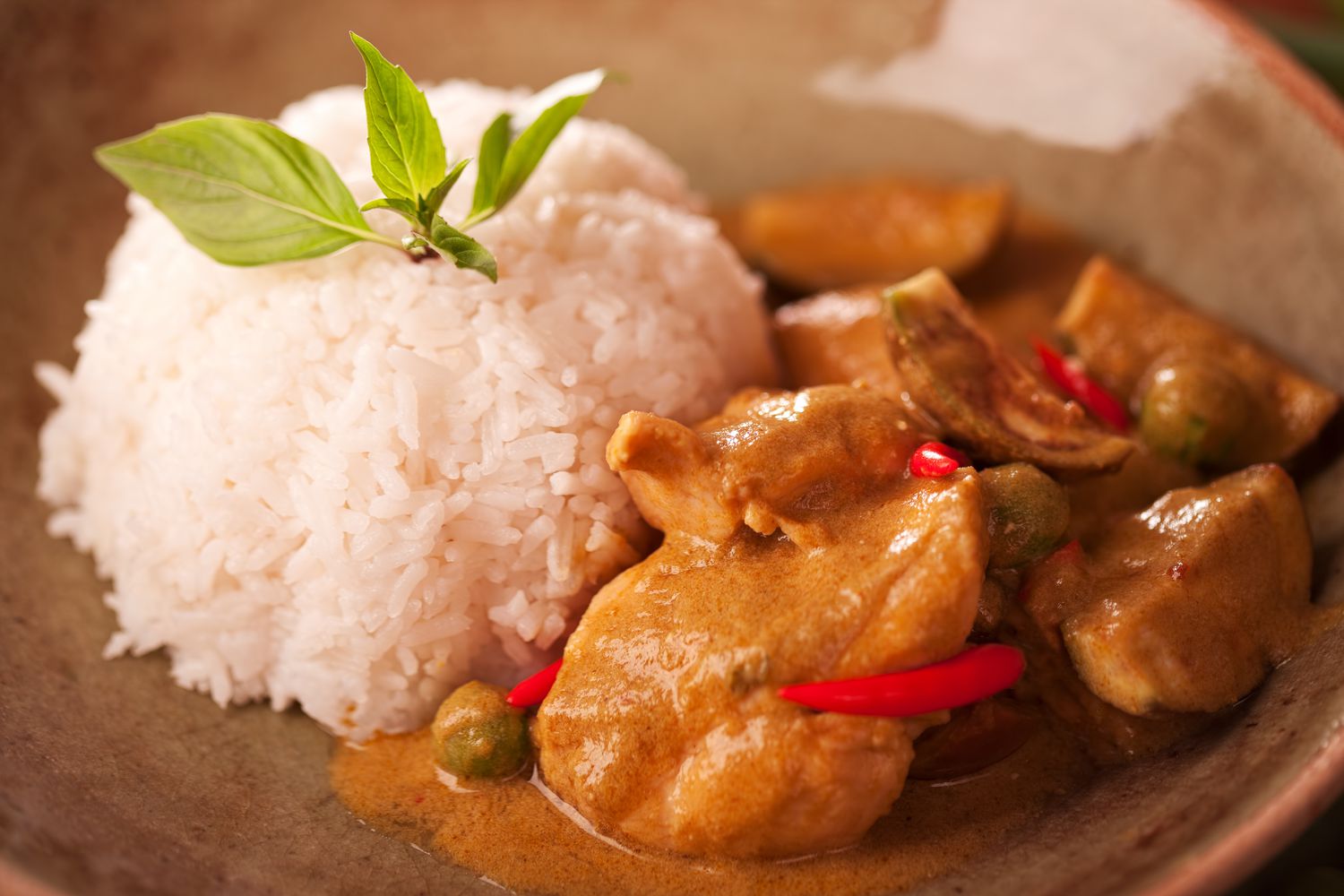 how-to-eat-thai-curry-with-rice
