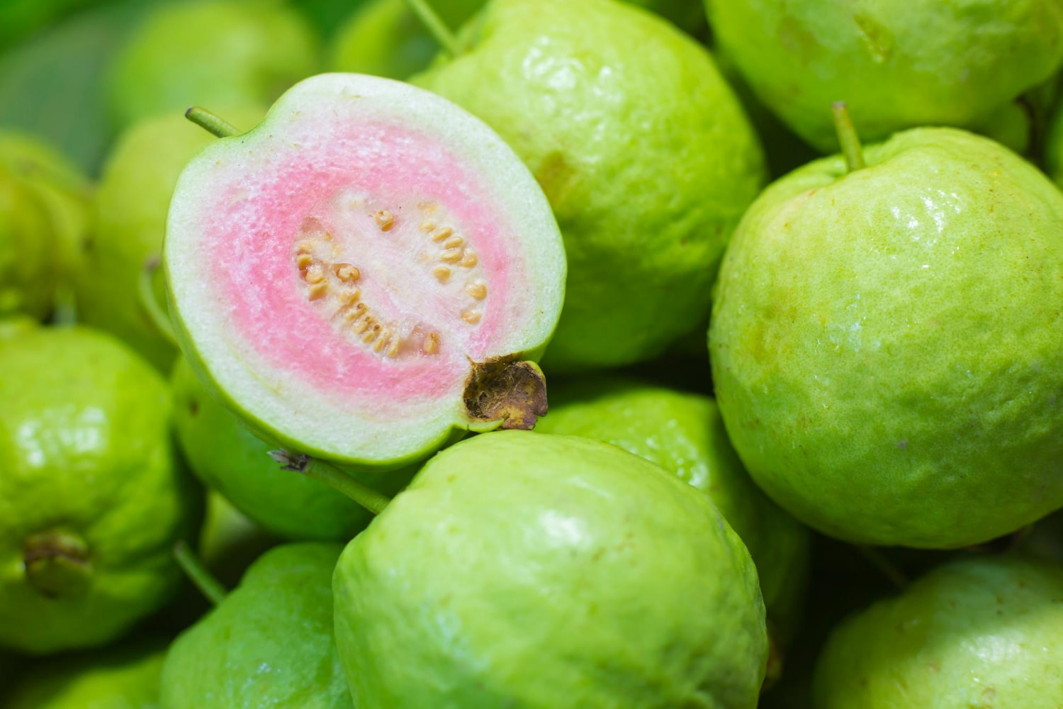 how-to-eat-thai-guava