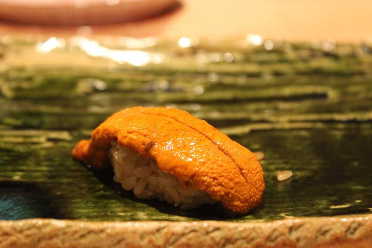 how-to-eat-uni-sashimi