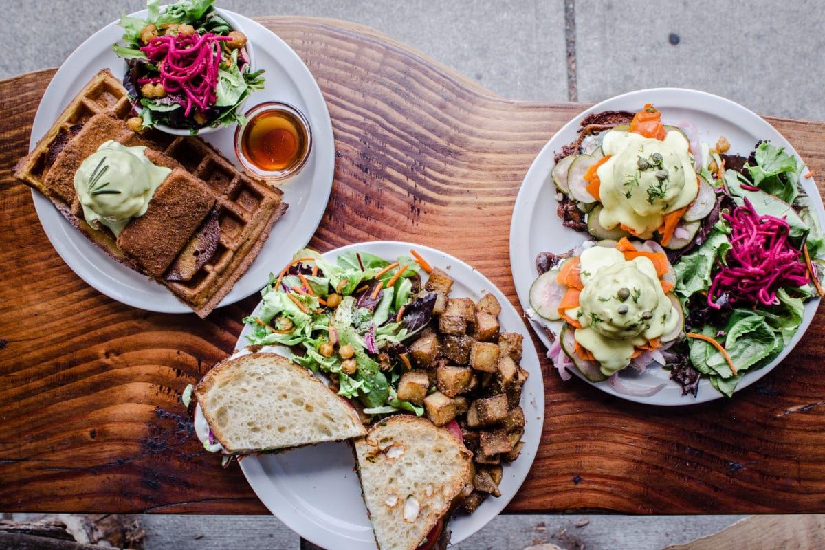 how-to-eat-vegan-at-different-types-of-restaurants