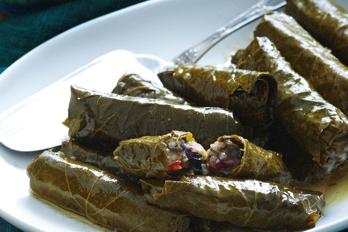 how-to-eat-vine-leaves