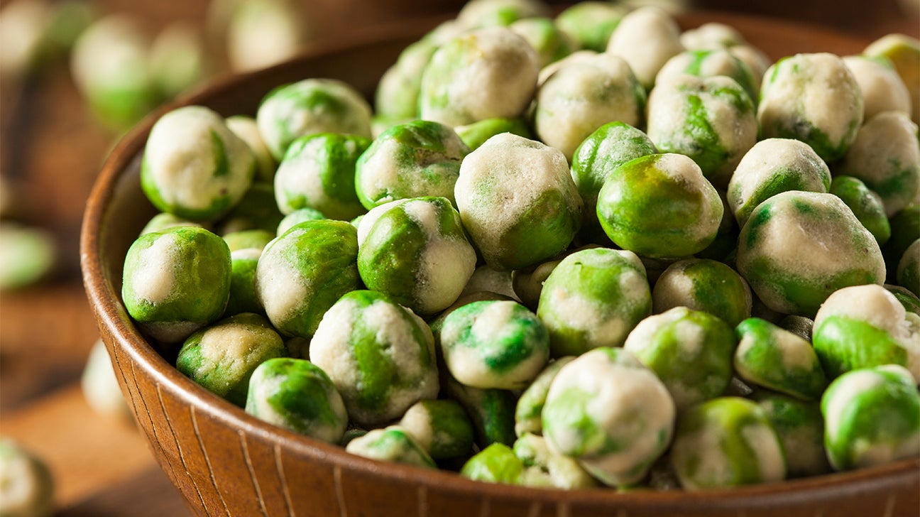 how-to-eat-wasabi-peas