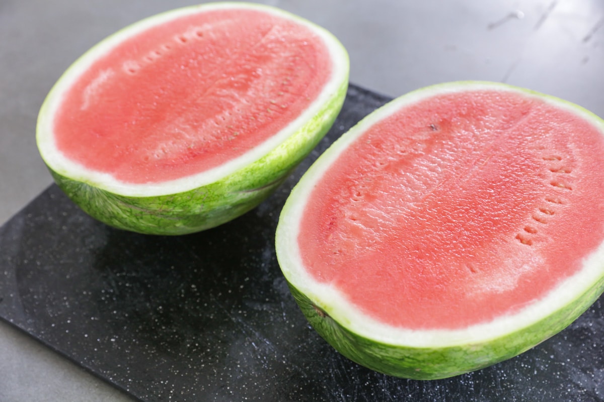 how-to-eat-watermelon-properly