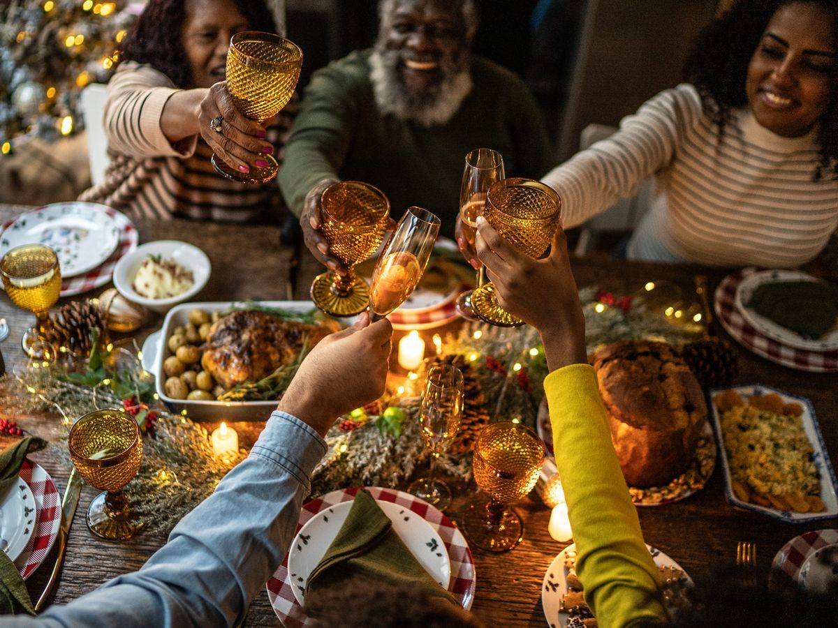 how-to-eat-well-at-a-holiday-party