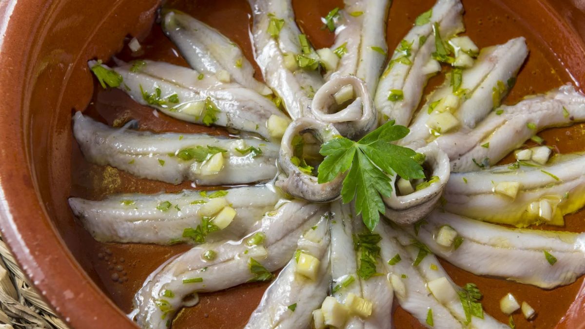 how-to-eat-white-anchovies