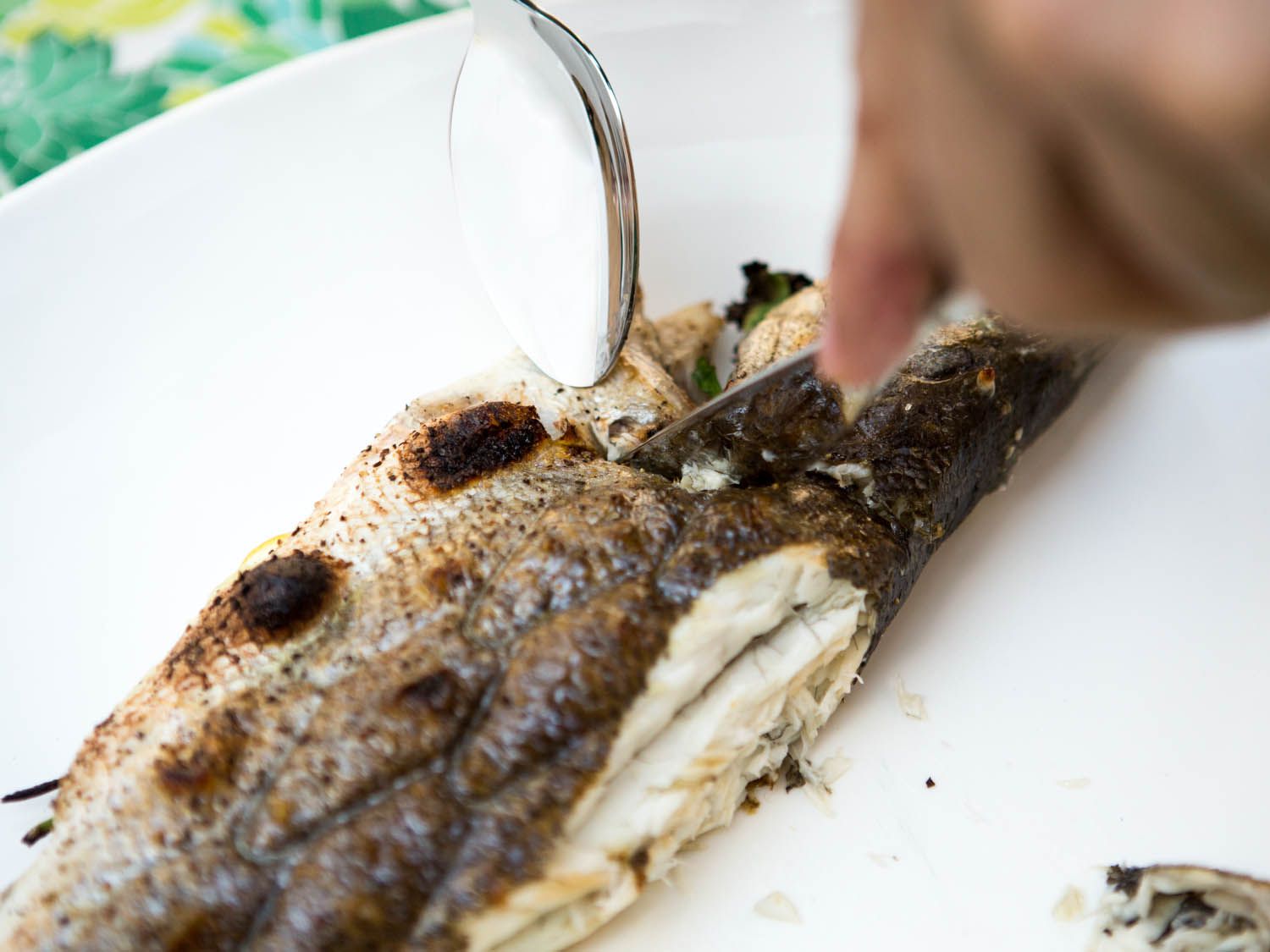how-to-eat-whole-fish-with-bones