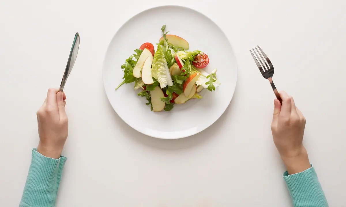 how-to-eat-with-a-fork-and-knife-elegantly