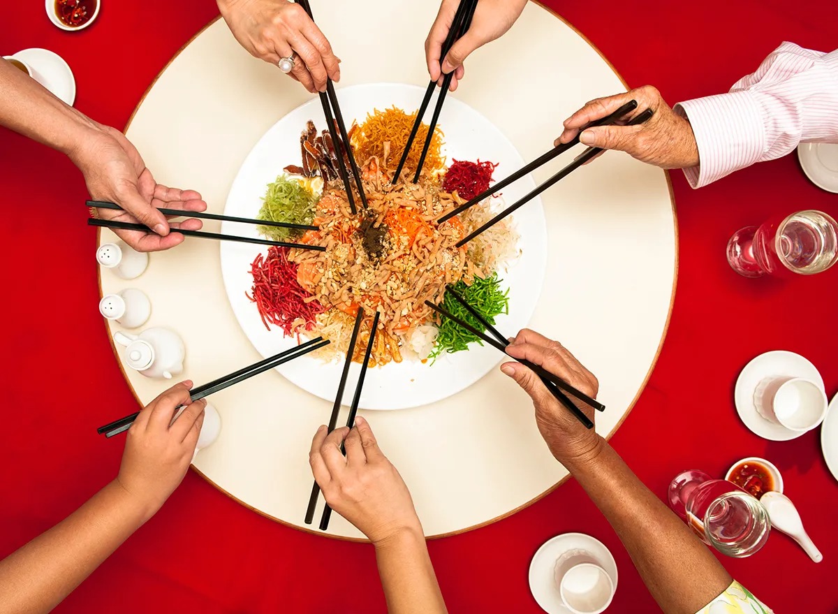how-to-eat-with-chinese-chopsticks