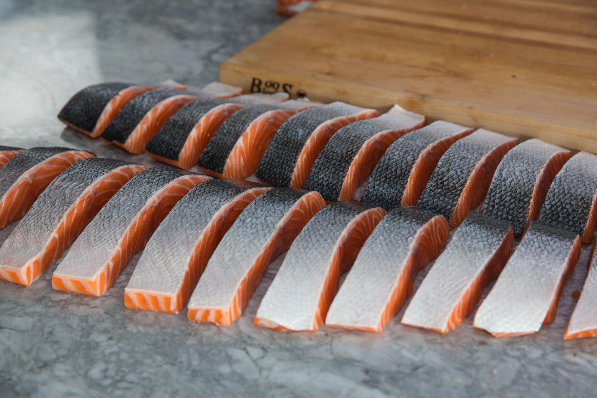 how-to-fillet-a-salmon-gordon-ramsay