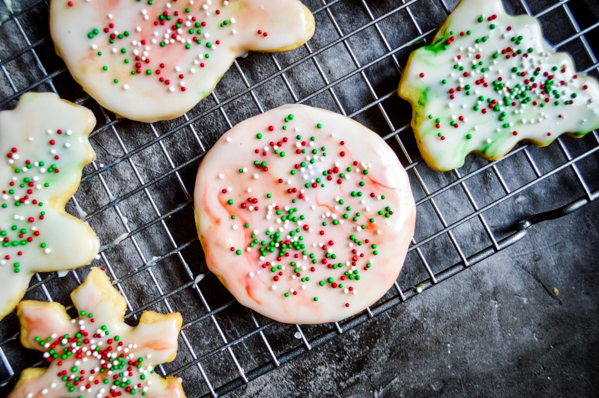 how-to-glaze-sugar-cookies