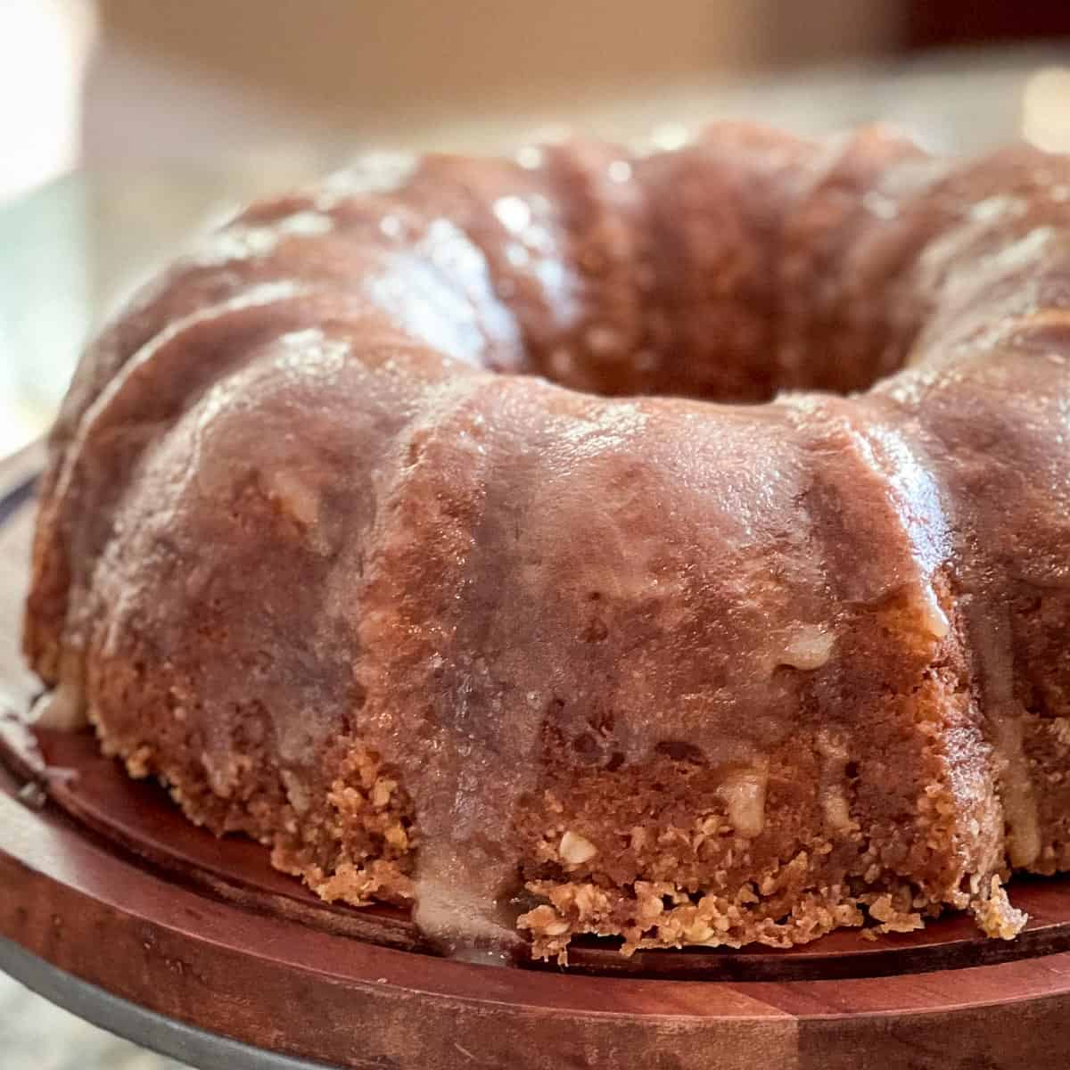 how-to-glaze-traditional-caramel-cake