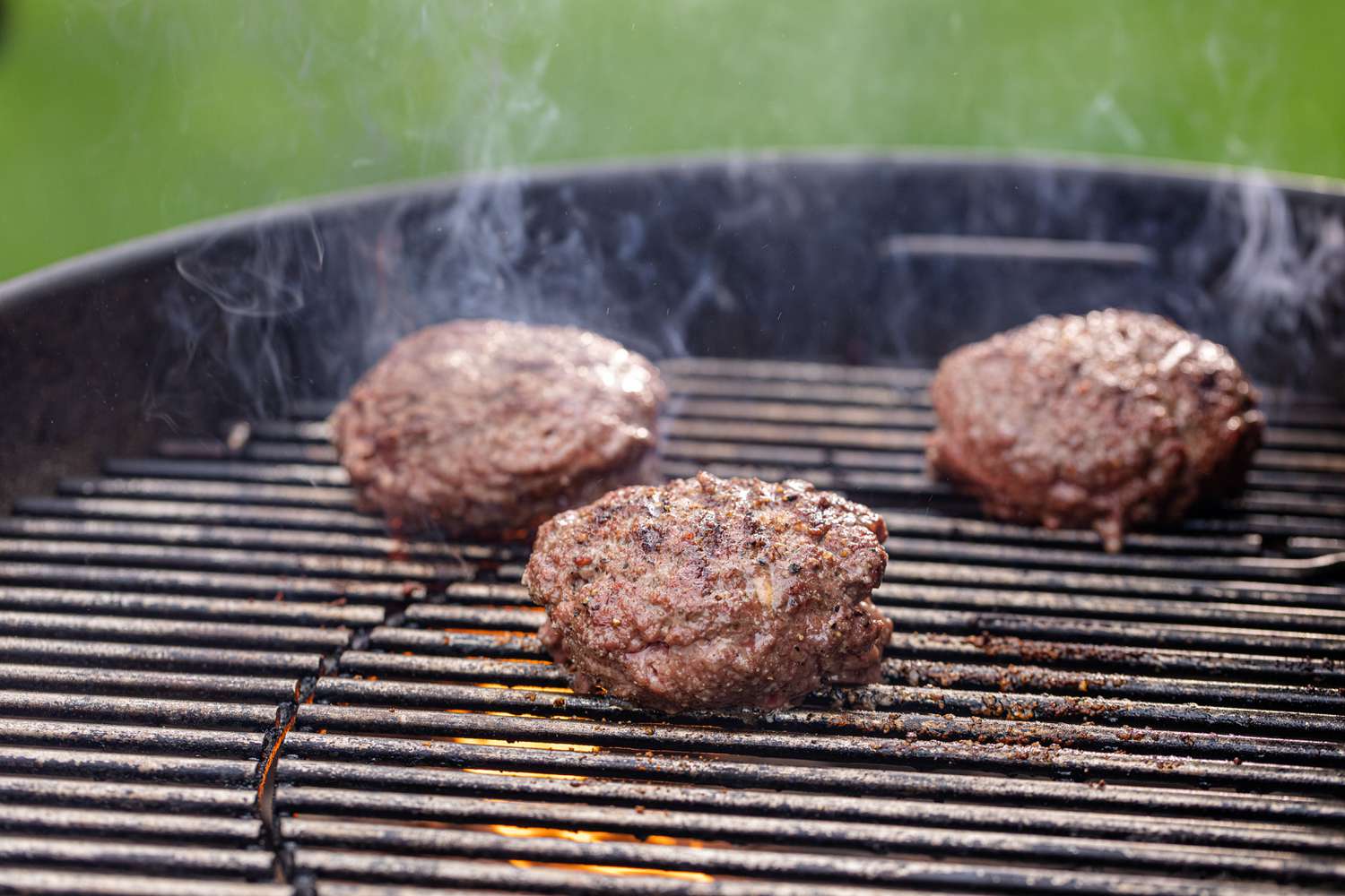 how-to-grill-a-burger-on-charcoal-grill