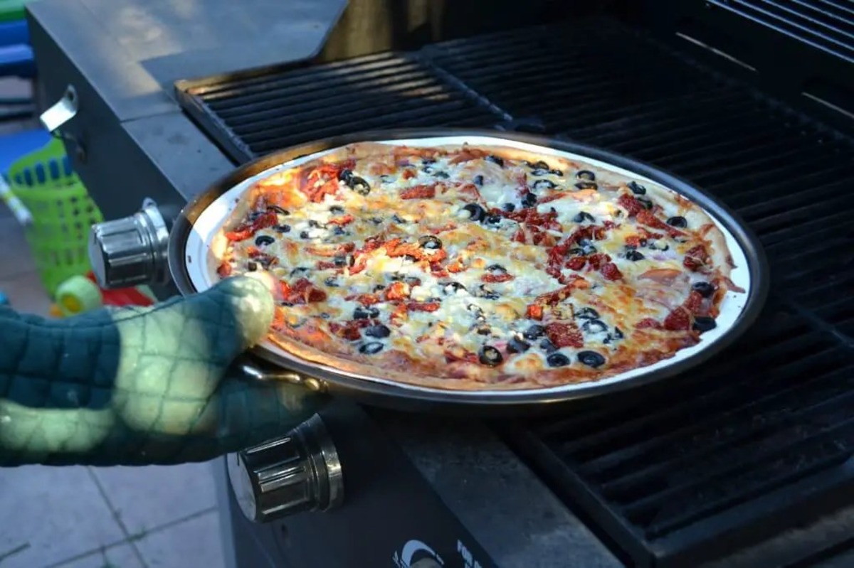 how-to-grill-a-papa-murphys-pizza