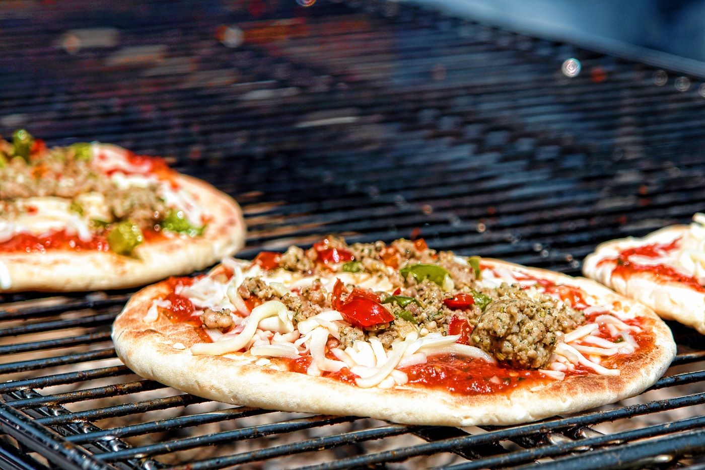 how-to-grill-a-pizza-on-the-grill