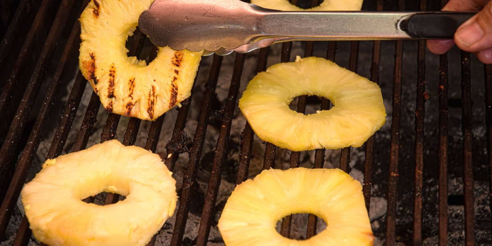 how-to-grill-a-slice-of-pineapple