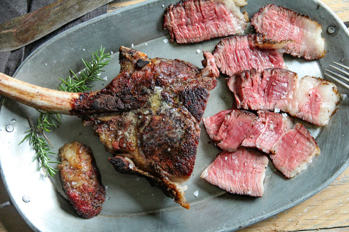 how-to-grill-a-tomahawk-steak-medium-rare