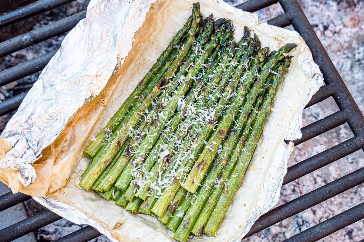how-to-grill-asparagus-in-foil-packets