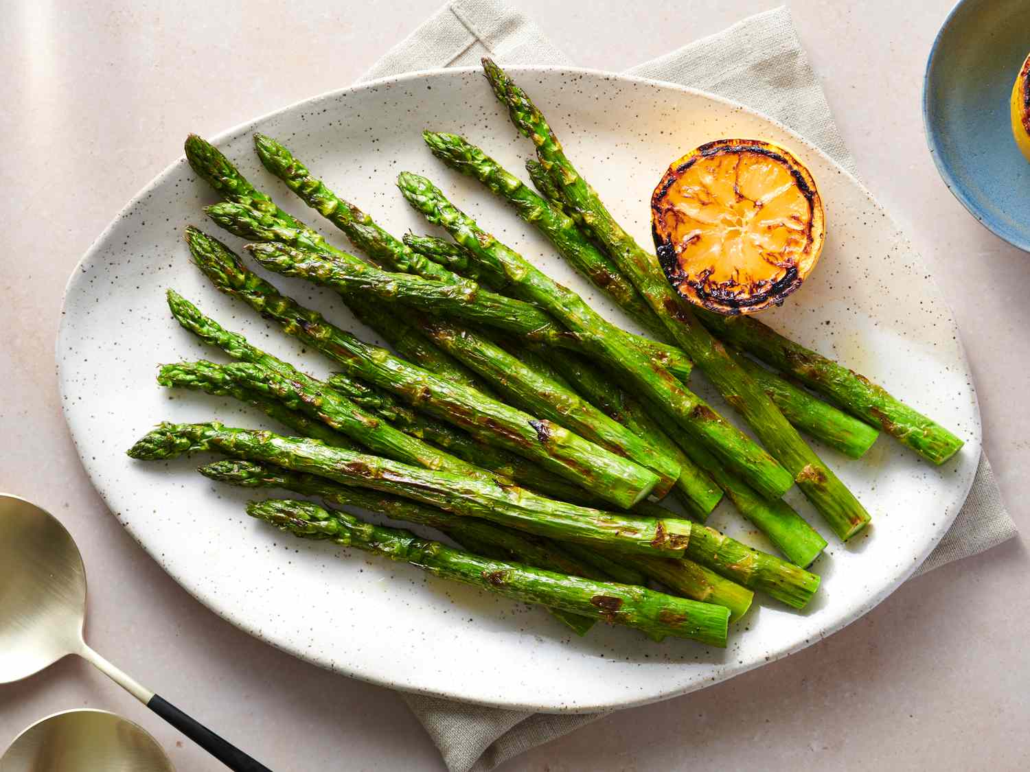 how-to-grill-asparagus-spears