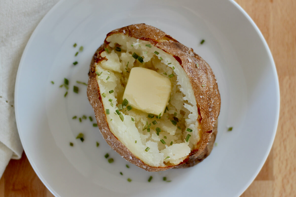 how-to-grill-baked-potatoes-without-foil