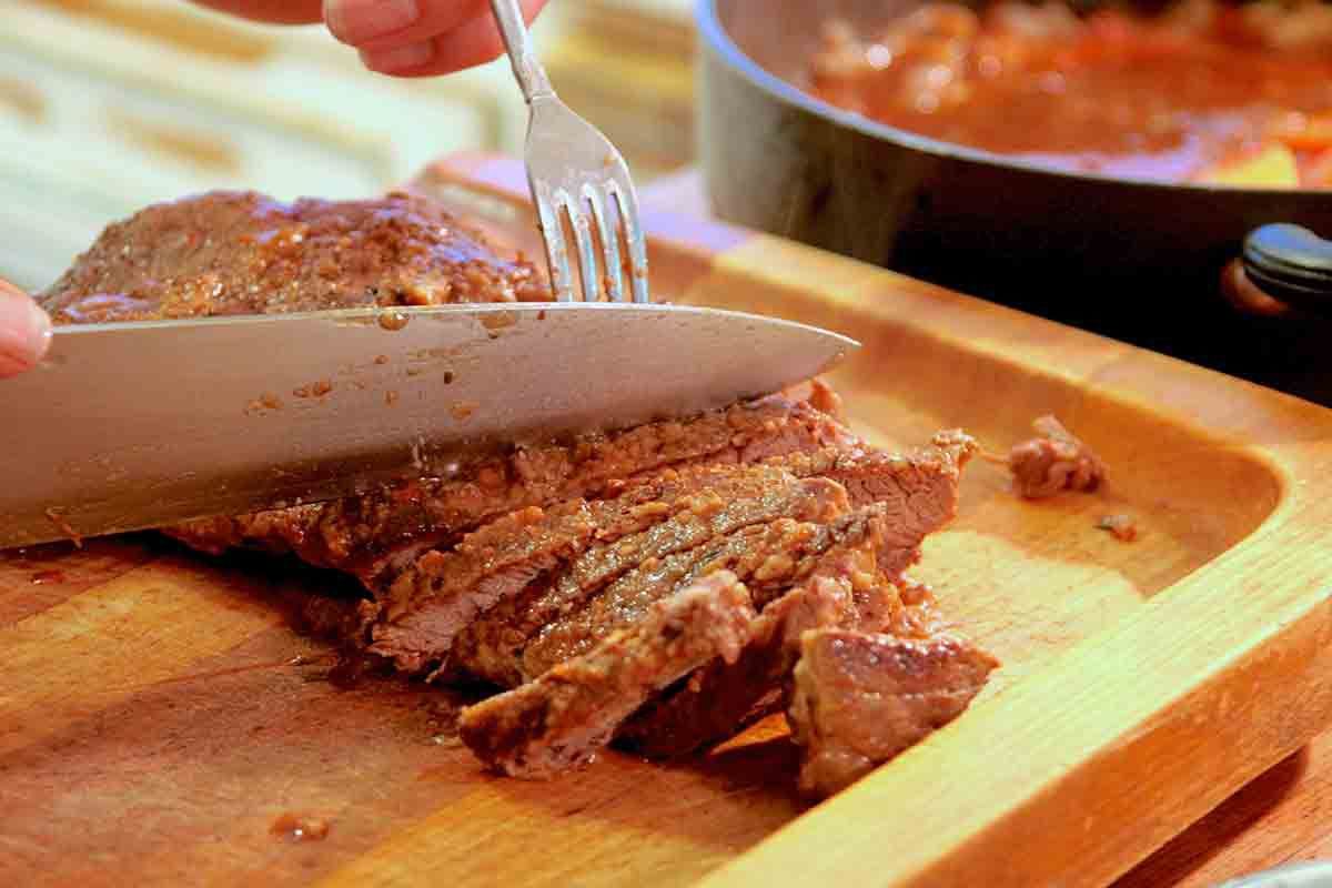 how-to-grill-beef-round-bottom-swiss-steak