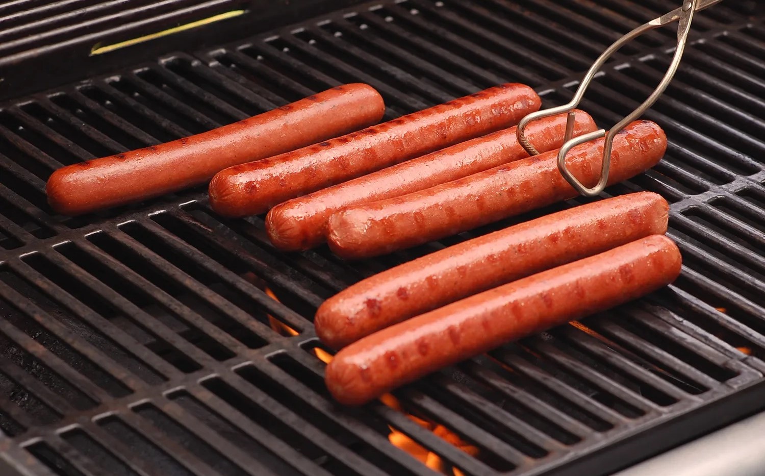 how-to-grill-best-hot-dogs