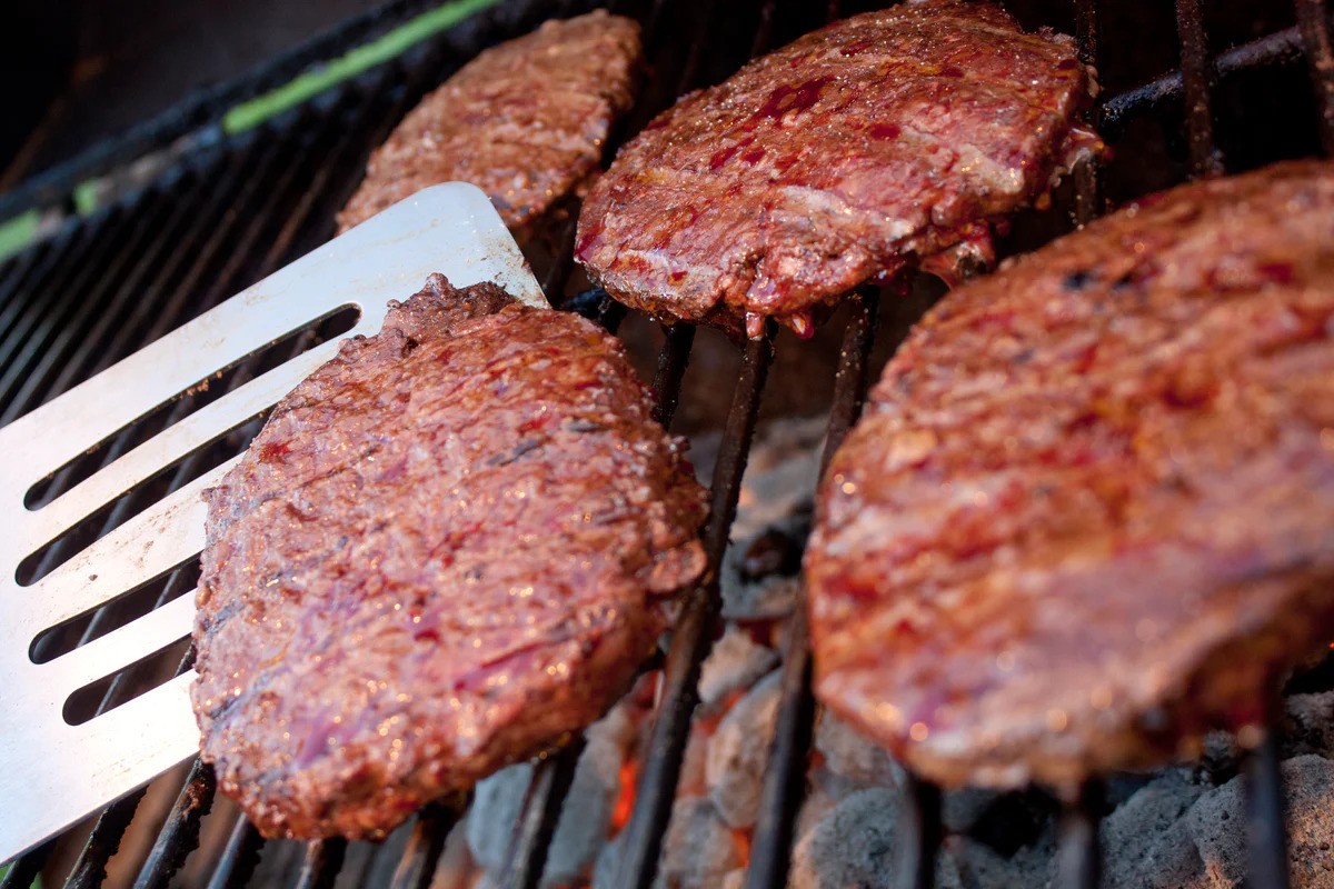 how-to-grill-bison-hamburger-patties