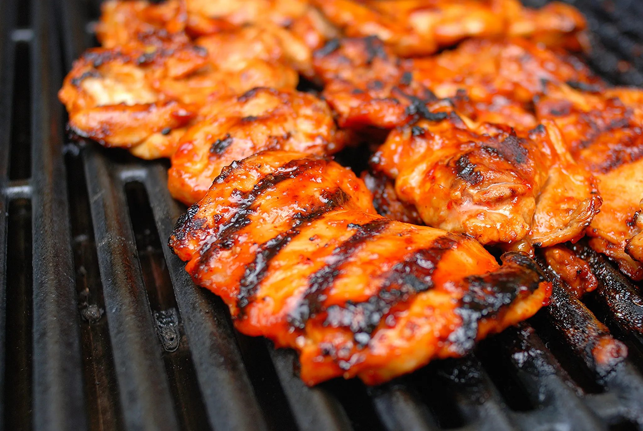 how-to-grill-boneless-skinless-chicken-with-char-broil-tru-infrared