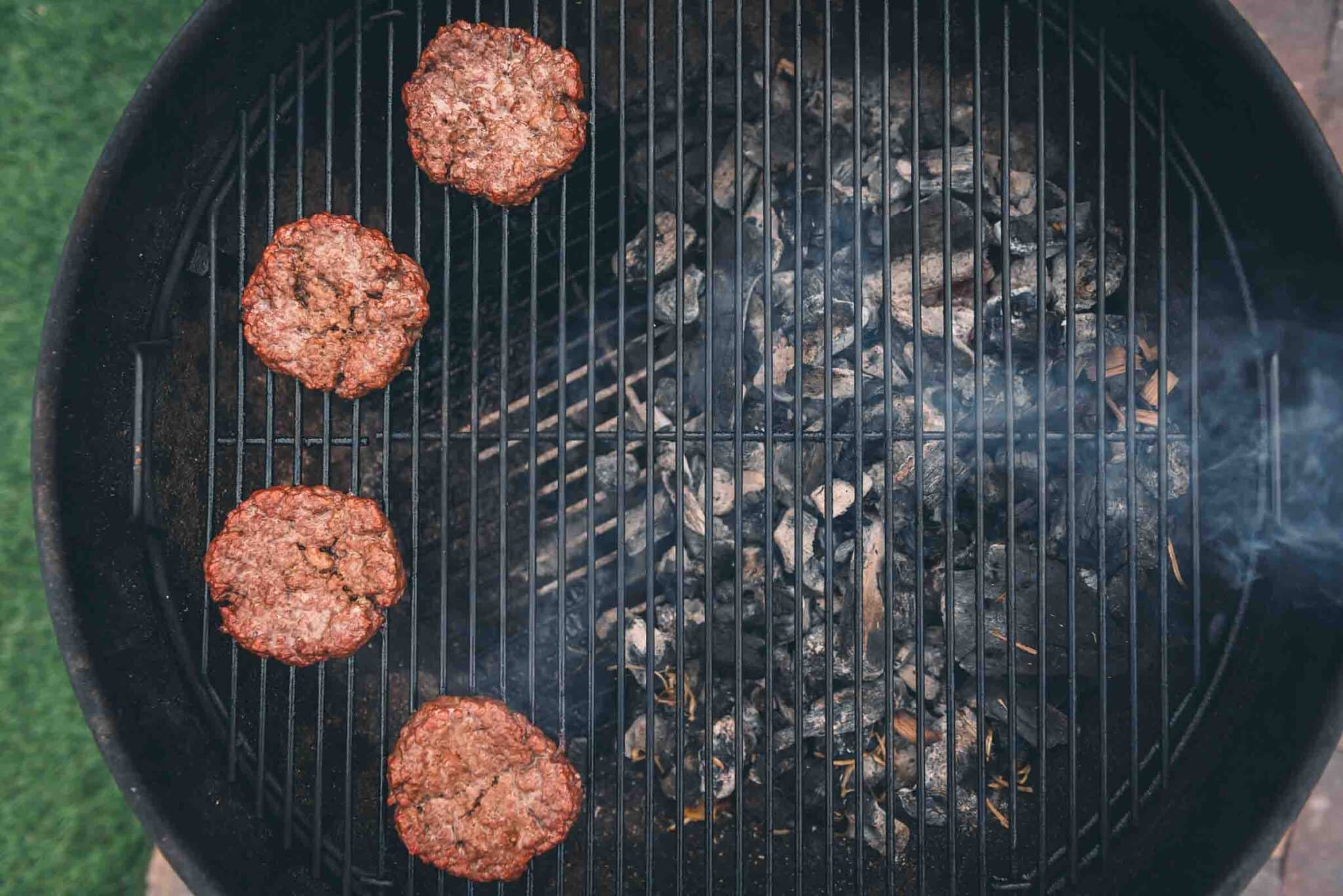 how-to-grill-burgers-on-a-smoker