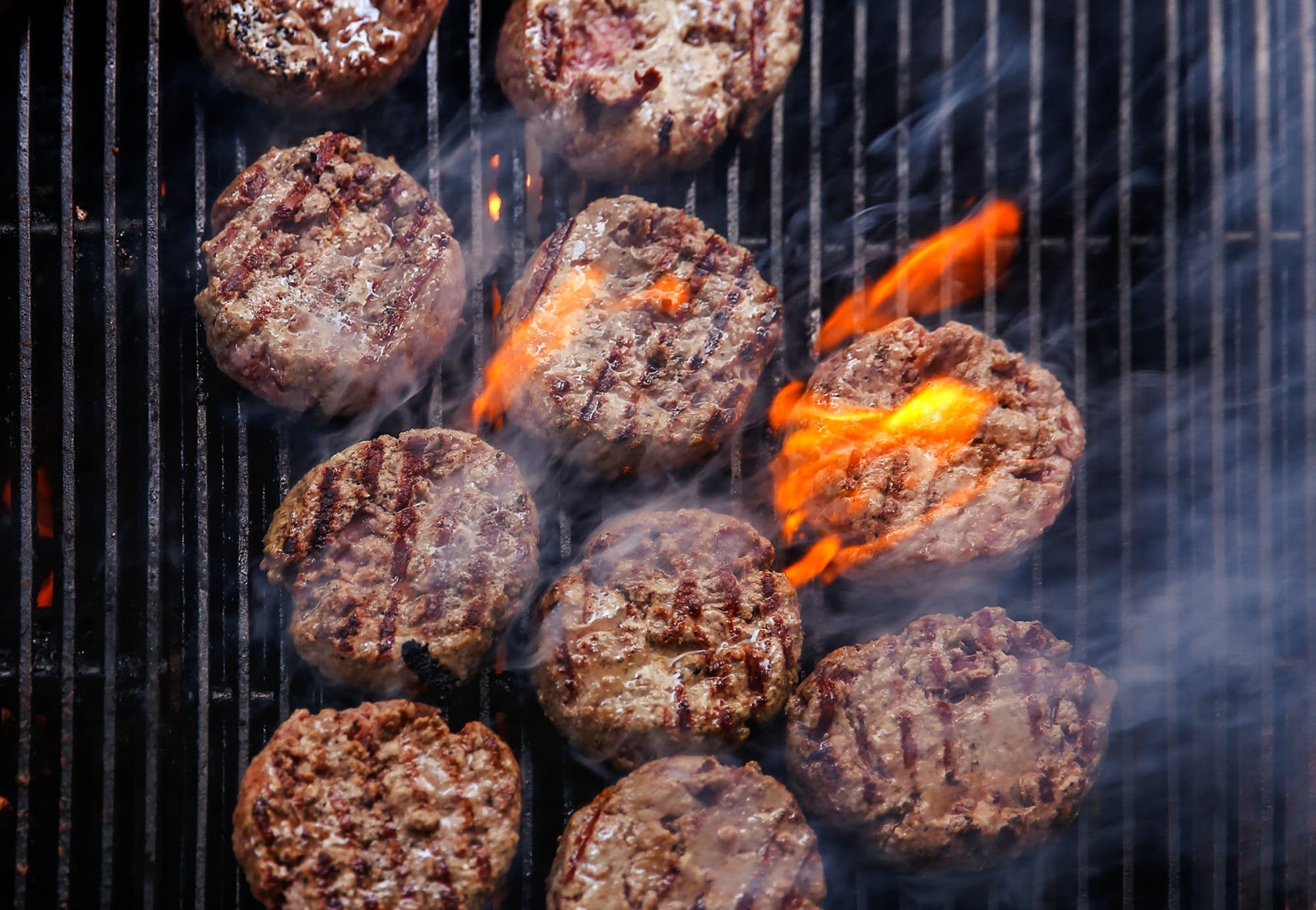 how-to-grill-burgers-so-they-dont-fall-apart