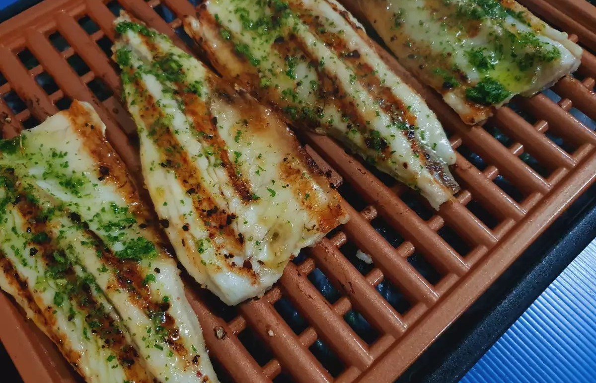 how-to-grill-hake-fillets