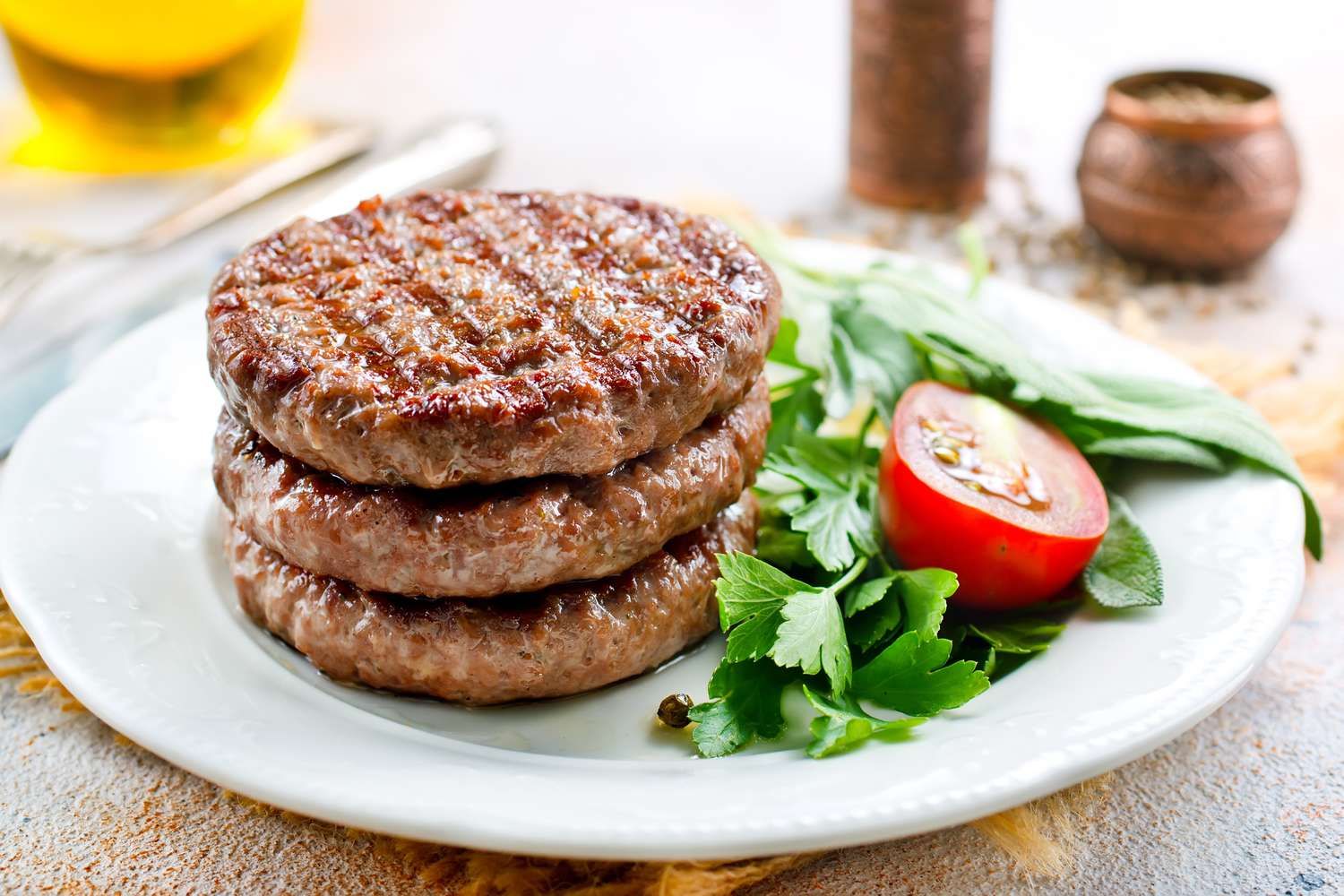 how-to-grill-hamburgers-dimple-side-down