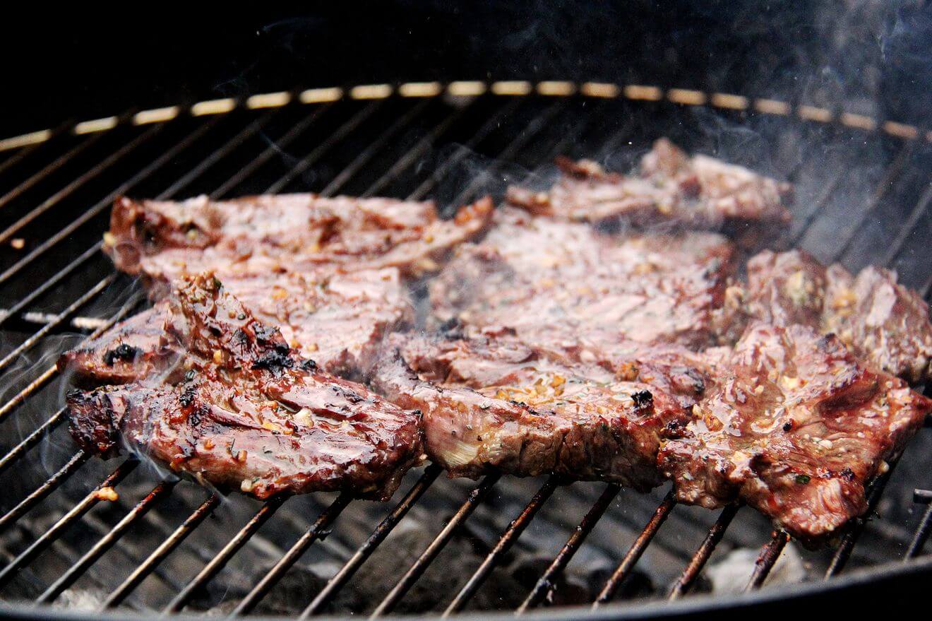 how-to-grill-hanger-steak-on-a-charcoal-grill