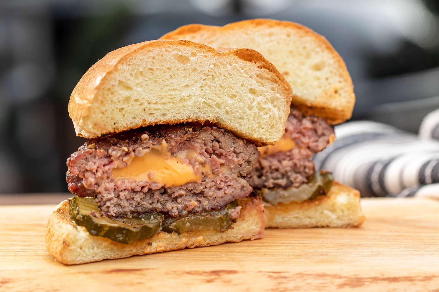 how-to-grill-juicy-lucy-burgers