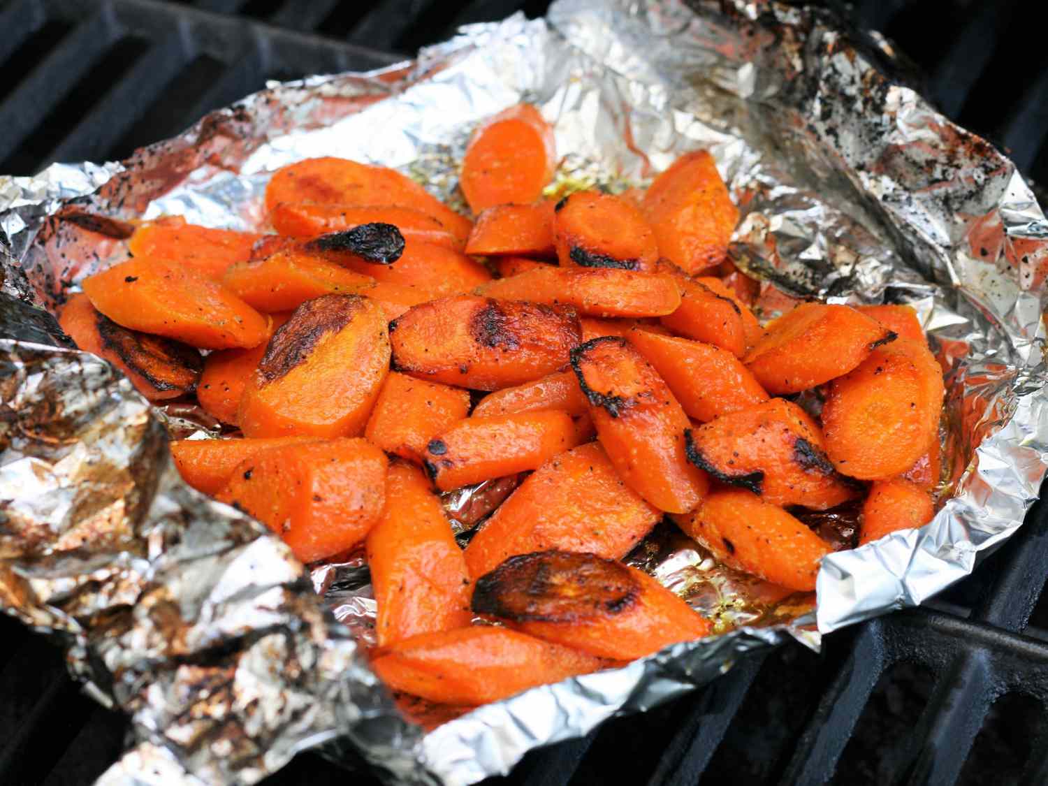 how-to-grill-peeled-carrot-chunks