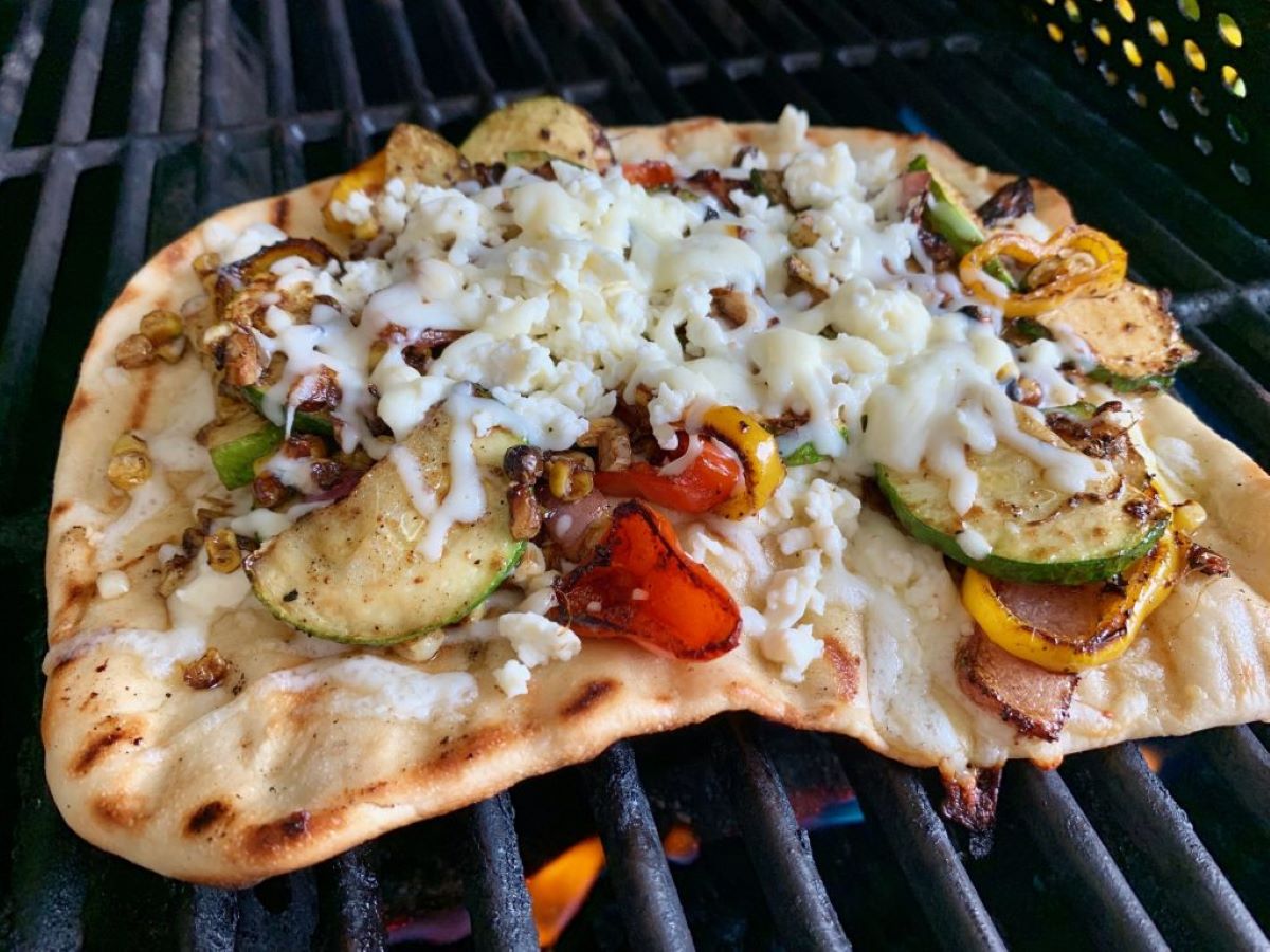 how-to-grill-pizza-on-gas-grill