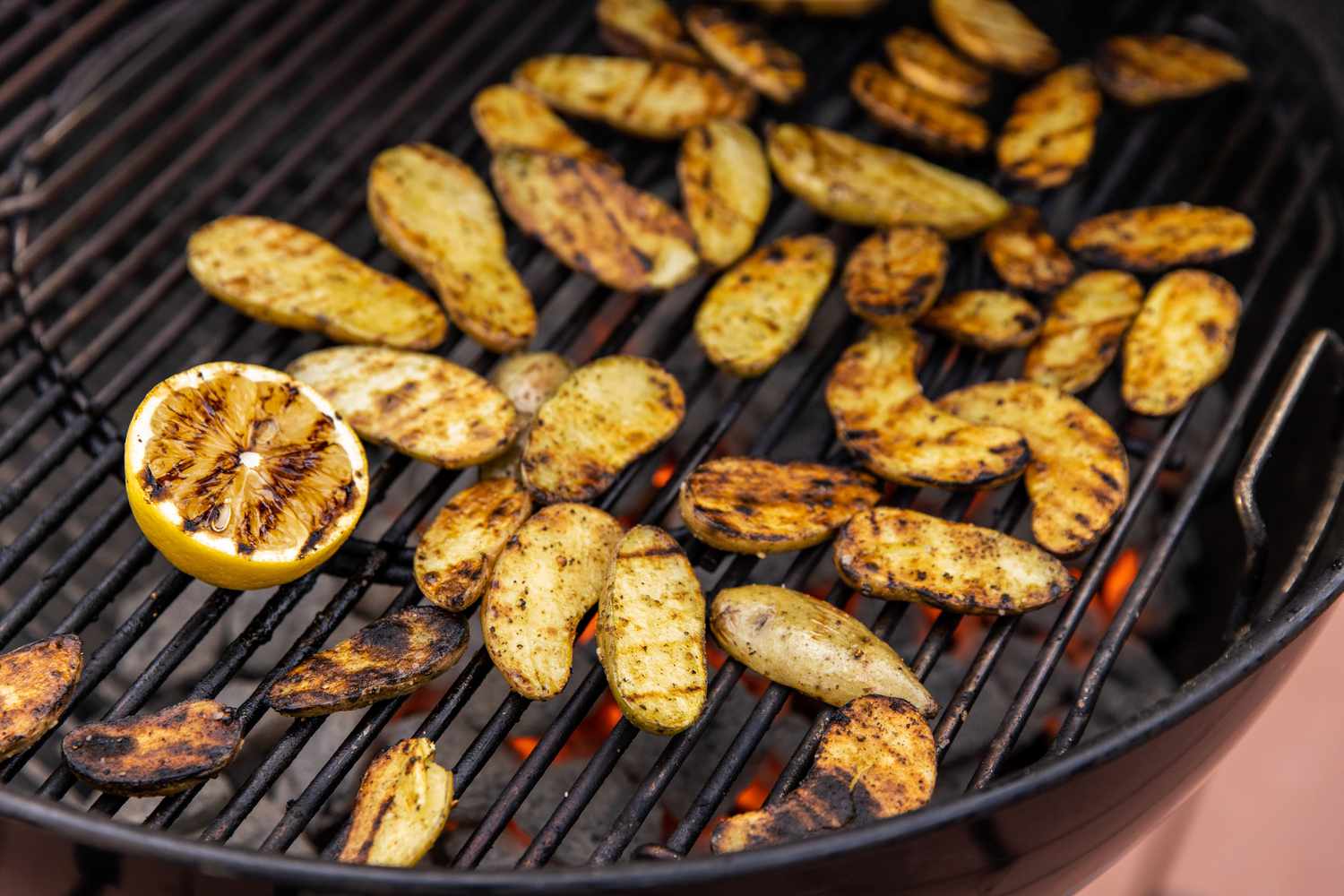 How To Grill Potatoes On A Charcoal Grill - Recipes.net