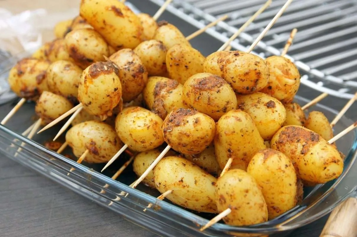 how-to-grill-potatoes-skewers