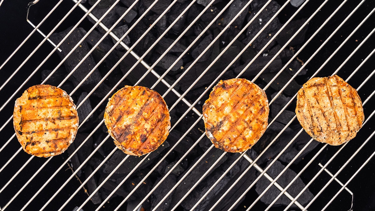 how-to-grill-salmon-burger