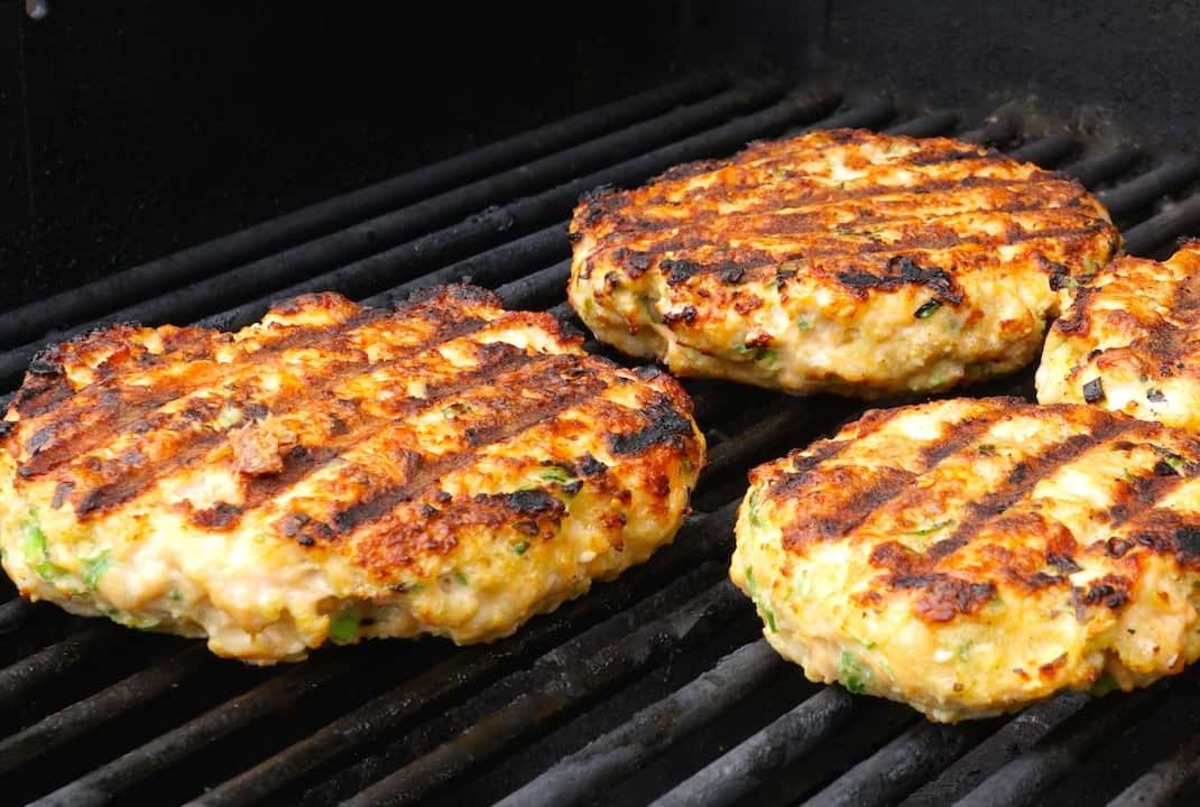 how-to-grill-salmon-burgers-on-a-gas-grill