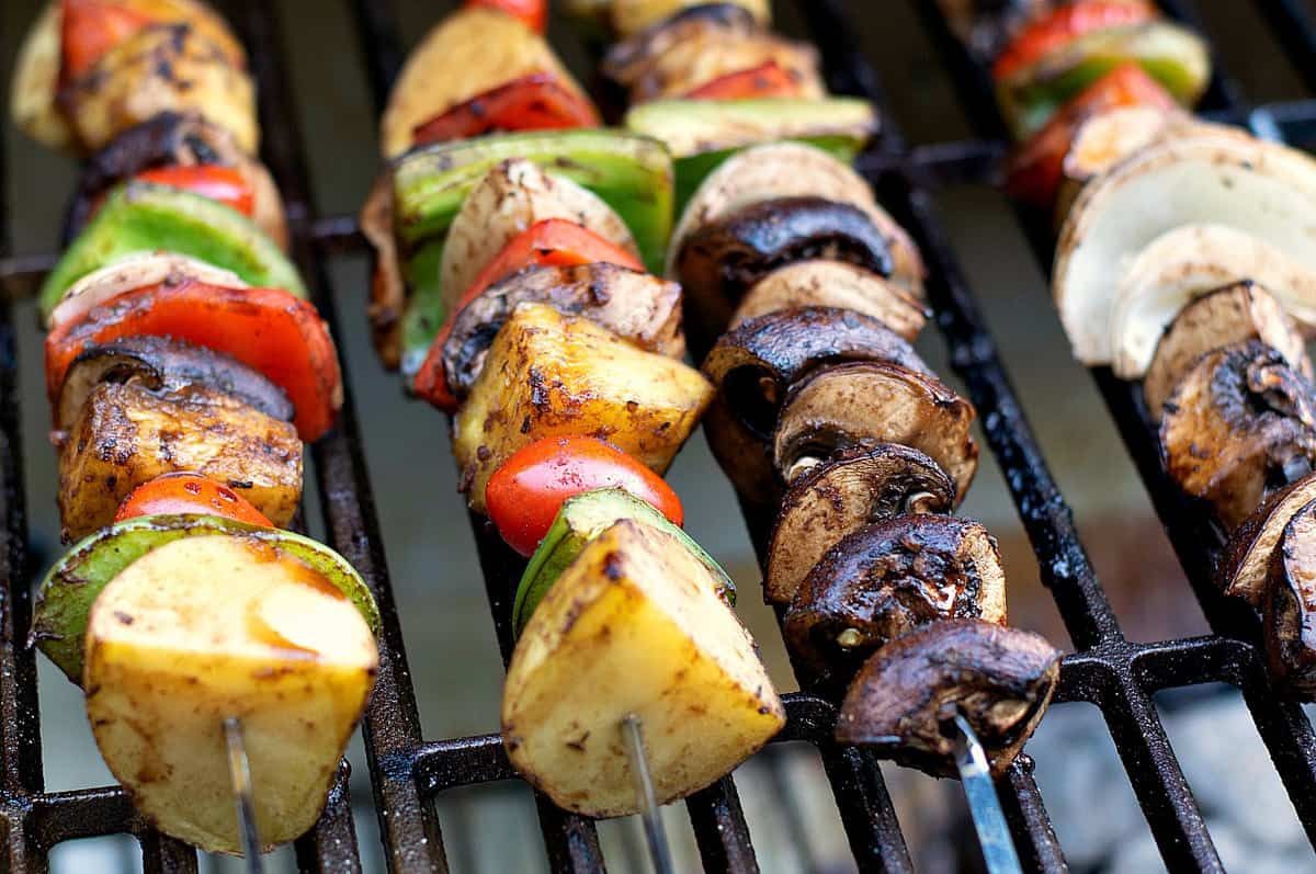 how-to-grill-skewered-vegetables-kabobs